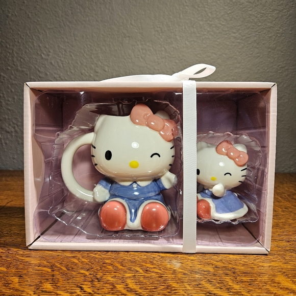 Hello Kitty Mug and Figurine Set NIB - Picture 3 of 11